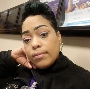 Meet your Posher, Yolanda